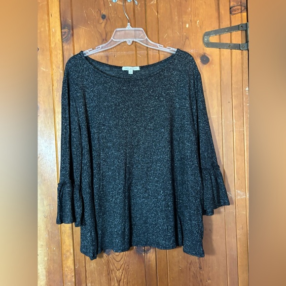 Black marbled bell sleeve stretchy top - Picture 1 of 5